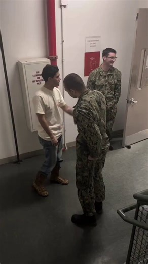 Everyone likes a good barracks fight from time to time; it's great for unit morale 🇺🇸Scrap like gentlemen accordingly....#navy #gay #fight #NWU #BodyShot #USNavy #seamen #sailors
