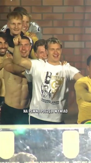 PODOLSKI AND THE INTERRUPTED INTERVIEW. "A TRAIN IS COMING FROM FAR AWAY..." #SHORTS