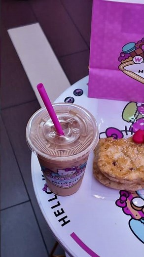 Hello kitty cafe in Las Vegas ☕️🐈 #hellokitty #hellokittycafe #wife #lasvegas #coffee
