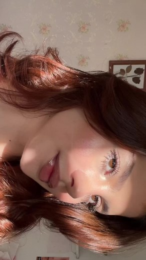 Glossy Makeup Tutorial for a Radiant Look