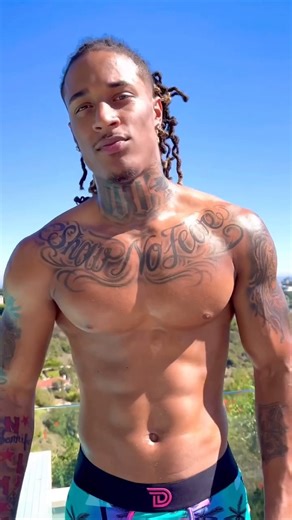 Tanyshea on Instagram: "jay hefner modelin for @drawlzbrandco young legend took too soon. 🎰💎🕊️🕊️🕊️...... recorded by themandingoclub .#twowayswithericamena #JayHefner #RespectTheWoo #EternalWoo #explore #longlivethebiggestwoo #fyppppppppppppppppppppppppppppppppppppppppppppppppppp #fyp #viral #llsaiveon #ll7 #fanpage #modeling #drawlzbrandco"