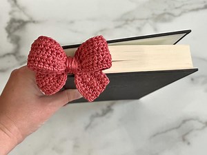 Crochet Pink Bow Bookmark, Cute Girly Bookmark, Book Lover Accessories, Coquette Bow, Romance Fantasy Bookmark, Handmade Journal Bookmark - Etsy
