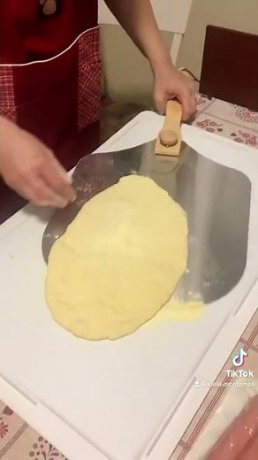 Pizza gnocca con semola per gnocchi