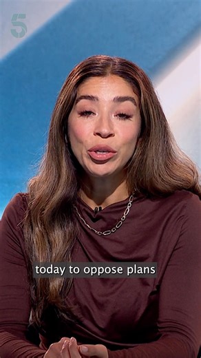 Thousands march through London to protest digital ID plans | Channel 5 News