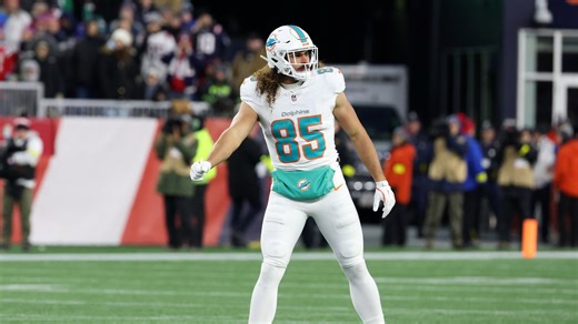 Dolphins to re-sign TE Greg Dulcich