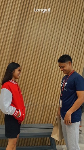 LANGKIT OR TAYO NALANG ULIT? 🤔💘 Our guy wanted to make things right he brought flowers, but she wasn’t feeling it. Maybe it wasn’t her style? 😅 So, he tried again with a Varsity Jacket... and boom, success! 👁👄👁 Moral of the story? It’s all about knowing the right gift! And lucky for you, Langkit has tons of options—shirts, jackets, pillows, lanyards, keychains, and more! Whatever your status—single, taken, or in the "it’s complicated" phase—we got you. 😉 Visit our shop and find the perfec