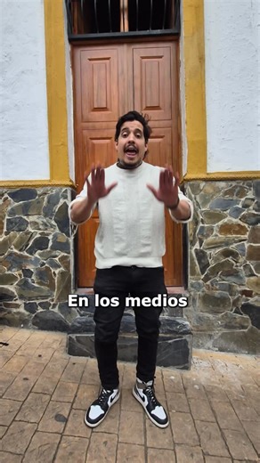 La idea de que el dinero destinado para la salud a través de la UPC, por parte del Gobierno Nacional es insuficiente, se repite una y otra vez en medios por voceros y actores de las distintas EPS, gremios y farmacéuticas del sector salud. En estudios realizados a partir de los Autos de la Corte Constitucional, el Gobierno encontró que muchos medicamentos fueron cobrados con sobrecostos, con aumentos injustificados y con registros irregulares, pagados por las EPS a proveedores sin auditoría. Para