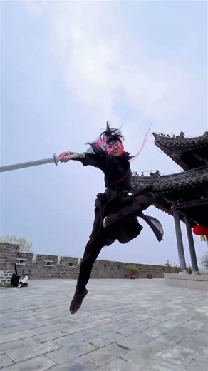Master Swordsmanship in Ancient Chinese City