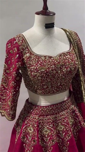 pure hand Wark trending lehenge degin #weddingdress #eyemakeup #bridal #dulhandulhan 🥰✨✨👀