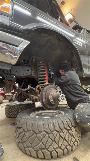 Truck Restoration in a Snowstorm: A Shop Owner's Journey
