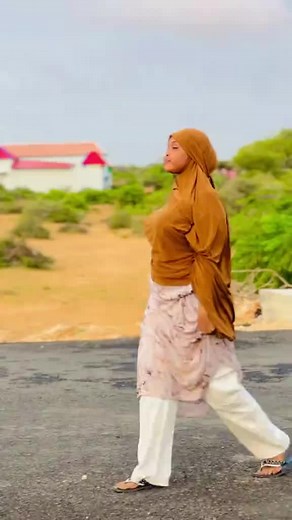 Heesaha Soomaaliyeed: Naaso iyo Baati Gang