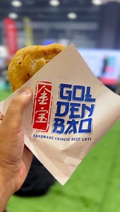 4.4K views · 23 reactions | If you're craving that viral Chinese Beef Loti then Golden Bao has got you covered  Beef and Chicken versions available and best enjoyed #HotHotShiokShiok with their Chili Oil on the side. Get yours ASAP last day at Suntec! Find them and many more vendors at Grand Market by Makbesar happening NOW! 31Jan-02Feb Suntec Convention Centre Halls 401-402 from 12pm til 10pm. See y’all there!  | The Halal Food Blog | Facebook