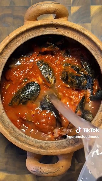 Delicious Mussels in Wine and Tomato Sauce Recipe