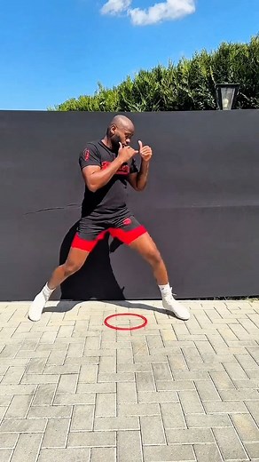 I want to tell you not to neglect your footwork. #footwork #learning #boxingskills #tutorial #boxingtechnique #training #fitness | Jonathan Male Jordao