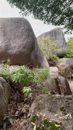 clip-4144581549-stroll-through-mysterious-rock-formations