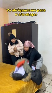 Yo abrigándome para ir a trabajar 🥶☃️ #frio #frioinvierno #invierno #humor #comedia #bromas | Yeya Hinojosa