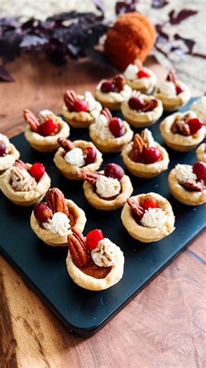 Pumpkin Spice Holiday Tarts 🍂✨ The cozy dessert everyone will ask for the recipe to! These easy mini tarts are perfect for Thanksgiving dinner, Christmas gatherings, or your next holiday hosting moment. They’re buttery, spiced just right, and taste like the holidays in one bite. Serve them with whipped cream and a sprinkle of cinnamon for that classic pumpkin pie flavor—in the cutest bite-sized form. Save this recipe for your holiday baking lineup and tag a friend who needs a new Thanksgiving d