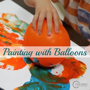 Painting with Balloons This is a fun activity to take outdoors on a lovely summer day! LINK: https://teaching2and3yearolds.com/preschool-art-with-balloons/ | Teaching 2 and 3 Year Olds - Activities for Toddlers and Preschoolers