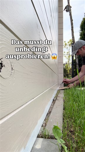 Das musst du unbedingt ausprobieren! 😱 Lästiges Abkleben wird so überflüssig und du sparst dir mit dieser Technik jede Menge Zeit. ⏰ Hast du das schon einmal gemacht? 😉 . . . STREICHEN TIPPSUNDTRICKS FARBE LACK