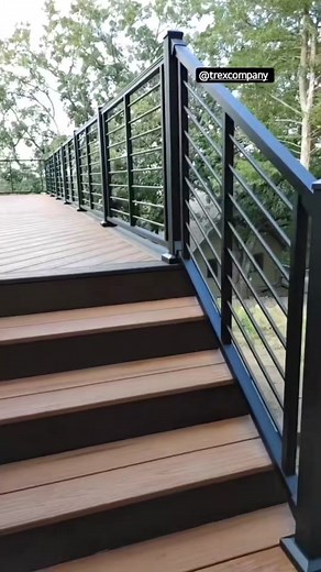 Trex Transcend decking with horizontal rod rail @trexcompany