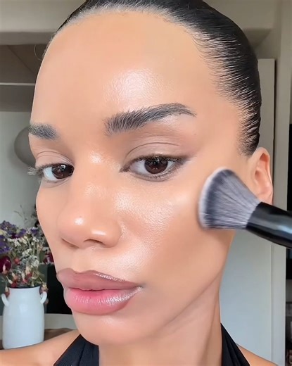 MAKEUP BY MARIO on Instagram: "EVERYDAY FAVES Audrey creates an easy, everyday look with her fave products: ⭐ SurrealSkin® Awakening Concealer in shade '340' ⭐ SoftSculpt® Bronzing & Shaping Serum in shade 'Dark' ⭐ Master Mascara® in shade 'Super Black' Shop now at makeupbymario.com and @sephora #MakeupByMario"