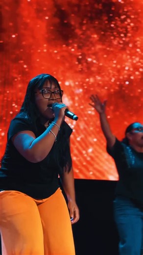 Josué Frota on Instagram: "Mais uma noite EXTRAORDINÁRIA!!! Culto marcado pela Glória de Deus 🙌🏼🔥 Deus seja louvado 🙏🏼 #sobrenatural #milagres #advecrecreio #advec #palavradevida"