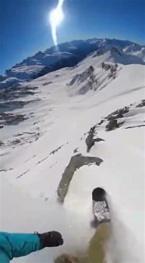 🏂 Extreme Alpine Carving: Narrow Gap Escape! (4K POV)