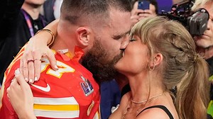 Taylor Swift ogłasza zaręczyny z Travisem Kelce