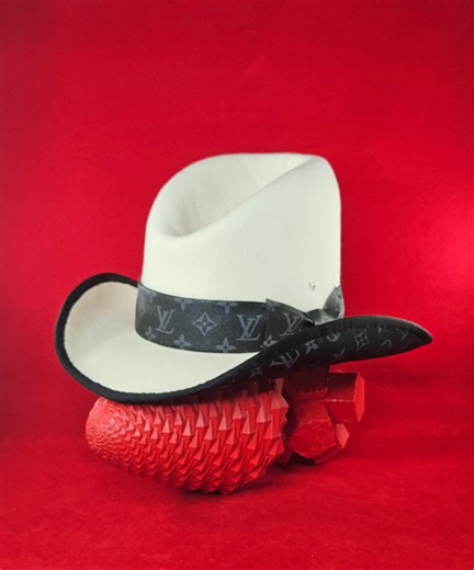 The Eccentric Black Hatter. Get ready for the White Party. " THE GUS. " Rabbit Fur Felt with Grossgrain Brim Binding plus a Custom Leather LV Bottom, Band and Bow. Let's talk , One Of A Kind. Always Fresh and Custom. RESPECT 👑 ROCKERS. ⬜️🖤⬜️ | Brian Forbes