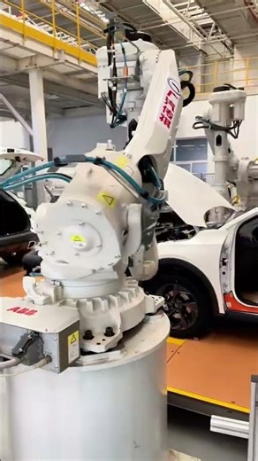 China’s Robot-Powered Car Factories: The Future of Smart Manufacturing | China Tech Hub