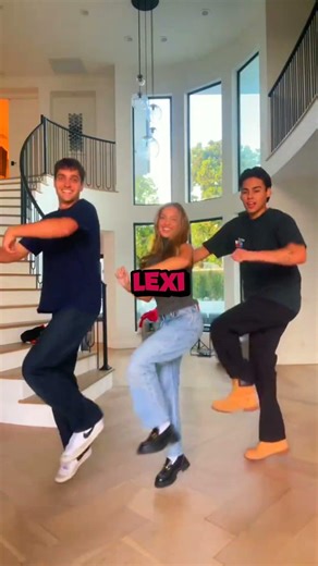 Lexi Rivera's Awkward Fan Encounter! | #short #youtubeshort #fyp