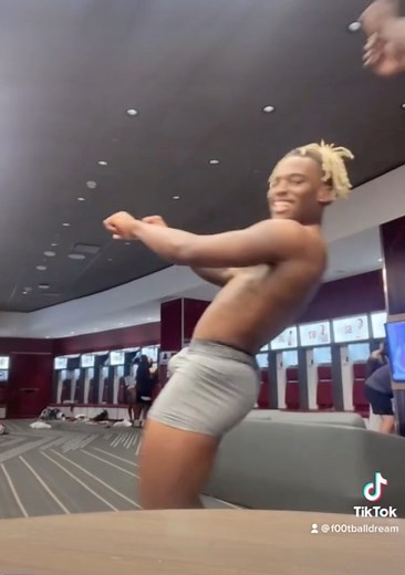 @footballdreamlife2 on Instagram: "Football locker room dance line 🏈"