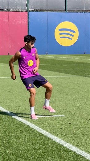 11M views · 525K reactions | Your daily MASTERCLASS from Pedri 彩 | FC Barcelona | Facebook