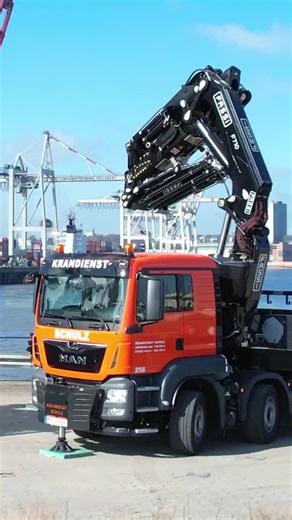 Exploring the Germany MAN TGS 8×2 with FASSIF710 Crane