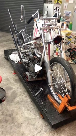 Thomas Minor on Instagram: "Here is a video showing the progressive linkage in my dual DC linkert setup. Custom made plenum from 4-5 other intakes + left sidebowl carb from a side valve 45 motor with smaller bore to work similar as a thunderjet. Squeak ended up being from a missing plug for primary oiler 🫠 Different length velocity stacks inspired by front engine dragsters of the same era. #dclinkert #harleydavidson #shovelhead #panhead #chopper #kansascitychoppers"