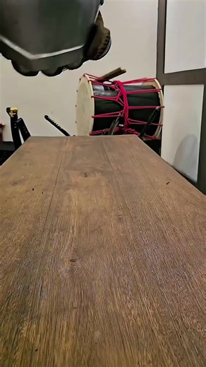 Handcrafting a pair of medieval European warrior gloves.#original #fyp #diy #fouryou