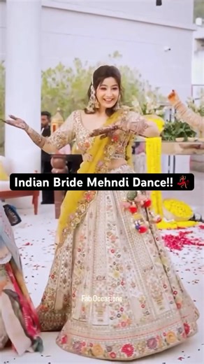 Bride Mehndi Dance Performance | Boyfriend | Karan Aujla | Wedding Dance | Mehndi Bride | Lehenga