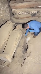 1.2M views · 10K reactions | The moment of the discovery of a new Egyptian tomb, more than 2,500 years old, in Egypt ❤️❤️ @egyptian_civilizatian : @haggagovic ❤️❤️ | EgypTours | Facebook