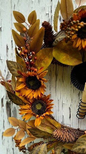 It’s a new week which means… new items are here! 🍂🕯️ And with back-to-school in full swing, I think it’s safe to say… it’s time to treat yourself. 💛 A new candle, a cozy floral, or that one piece that makes your home feel extra special—because you deserve it. Tell me—are you more of a “treat myself with decor” kind of person, or a “treat myself with coffee” type? (Or both 😉) #RedFoxPrimitives #TuesdayMorningVibes #BackToSchoolSeason #NewArrivals #CozyHomeStyle #RusticDecor #PrimitiveCharm #H