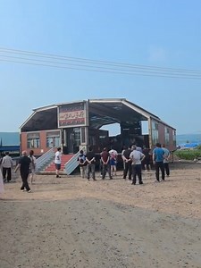 Check out this amazing truck trailer that can transform into a 100-square-meter dining room. #TrendinginChina | Xi's Moments