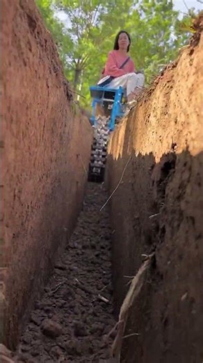 #Chain trenching machine #Buried cable trenching machine #UnderCable trencher #chain trencher factor