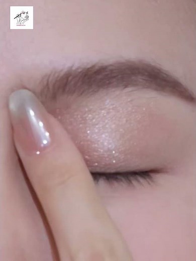 How to Do Glitter Eye Makeup for Beginners | Step-by-Step Tutorial