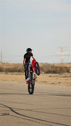 ‏#مالي_خلق_احط_هاشتاقات