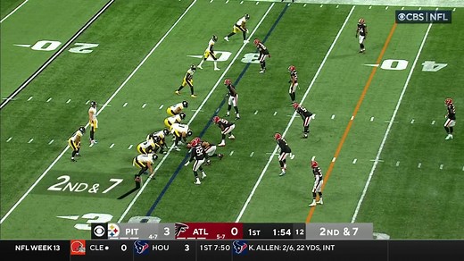 Steven Sims takes off down the sideline for 10-yard gain