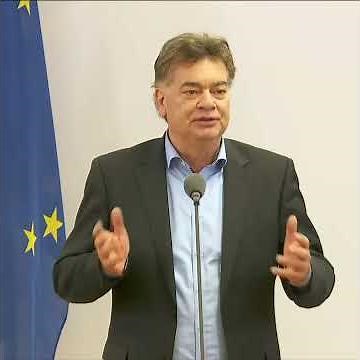 "Comeback" der Merkel-Raute: Die "Werner-Kogler-Raute"