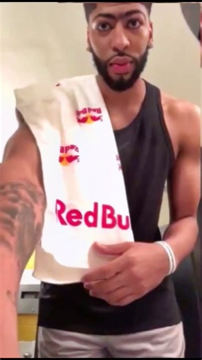 Anthony Davis Shaves Unibrow - Basketball Transformation