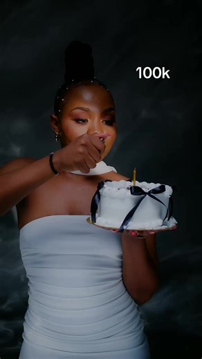 20k Discount on Graduation Photos at Makerere University