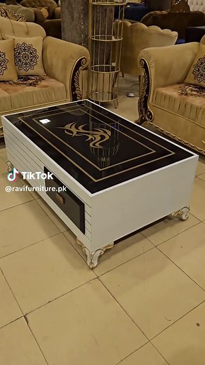 Beautiful Table Designs in Vibrant Colors