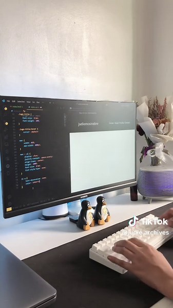 My First Portfolio Showcase: Dark Mode Project