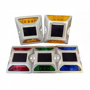 [Hot Item] Traffic Solar Aluminium Road Stud Price Waterproof Light Cat Eye Solar Powered Raised Road Marker LED Flashing Pavement Marker